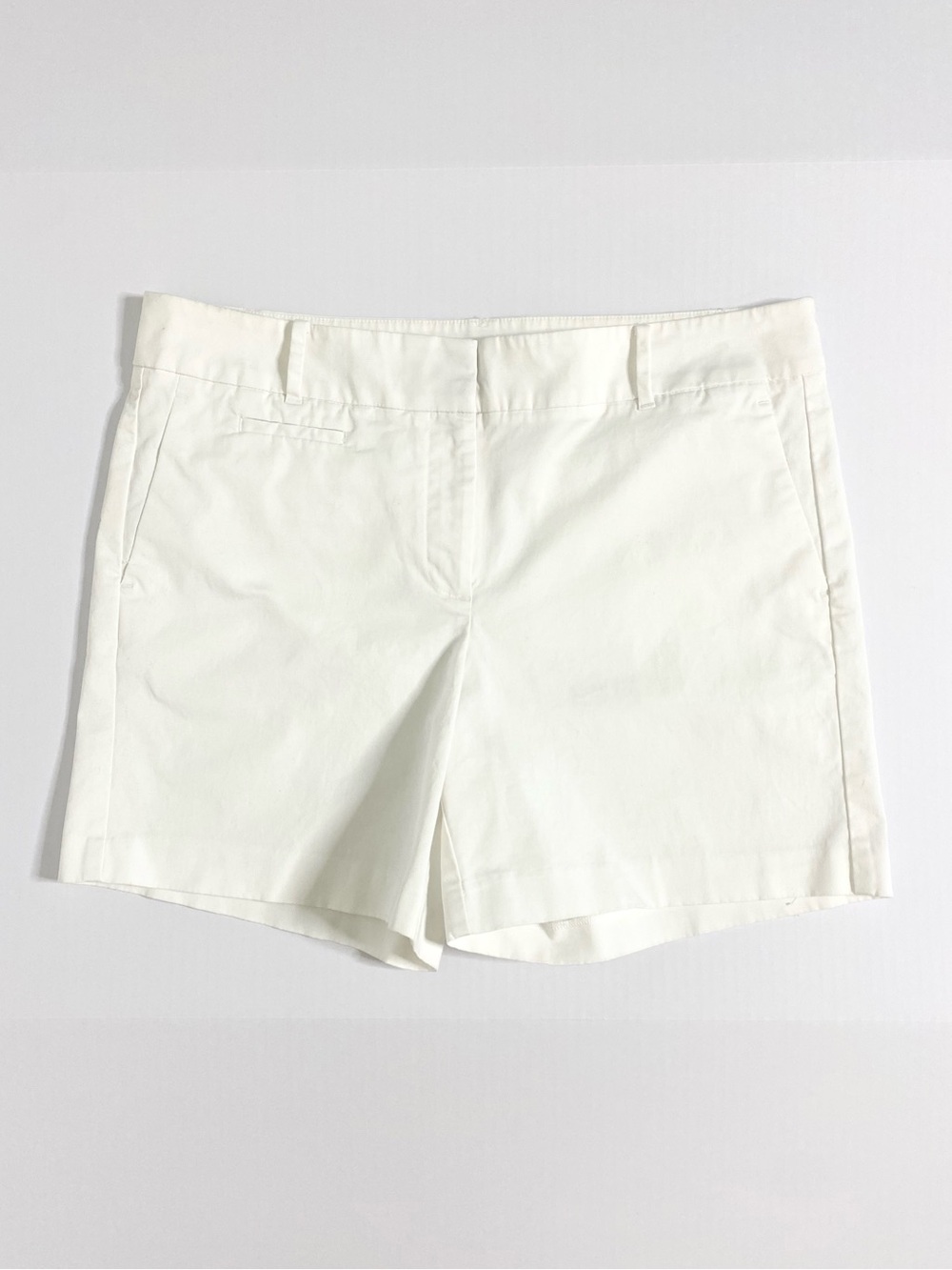 Ann Taylor | White Cotton/Spandex Classic 5 3/4” Inseam Chino Shorts Sz 12